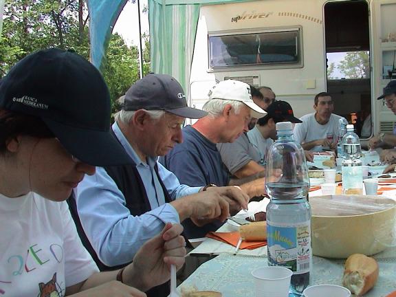 K2LEO,I1QEQ,IK1AZK,lunch