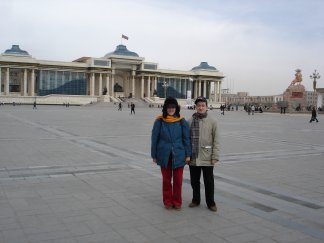 Claudia K2LEO and Andrea IK1PMR in the main square of Ulaan Baatar