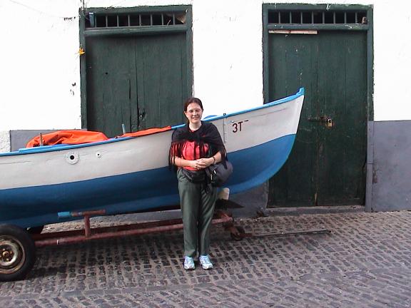 Barca parcheggiata in centro