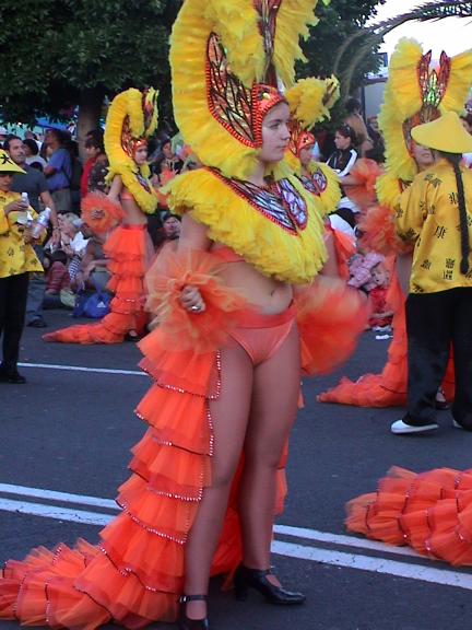 Ballerine carnevale di Santa Cruz