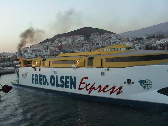 Arrivo della nave della Fred Olsen al porto di Los Cristianos - Tenerife